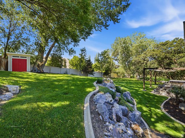 1894 E BEAR CREEK DR, Draper, UT 84020