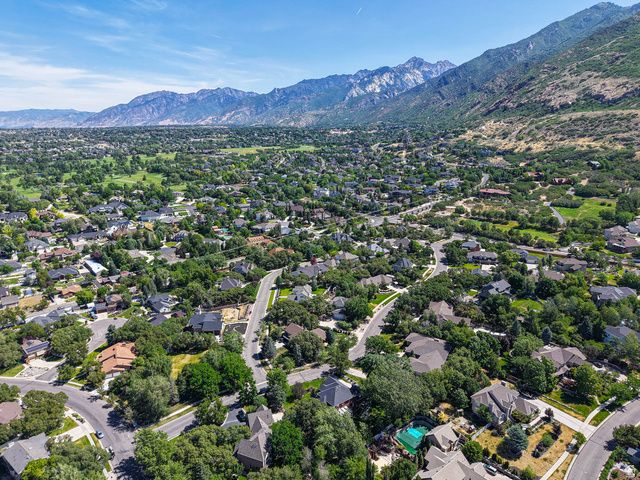 1894 E BEAR CREEK DR, Draper, UT 84020