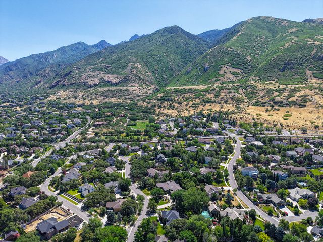 1894 E BEAR CREEK DR, Draper, UT 84020