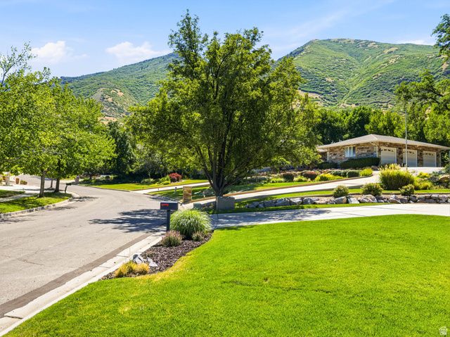 1894 E BEAR CREEK DR, Draper, UT 84020