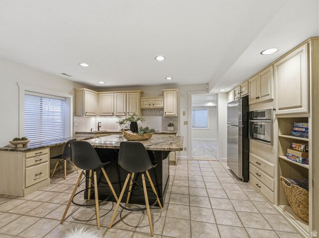 1894 E BEAR CREEK DR, Draper, UT 84020