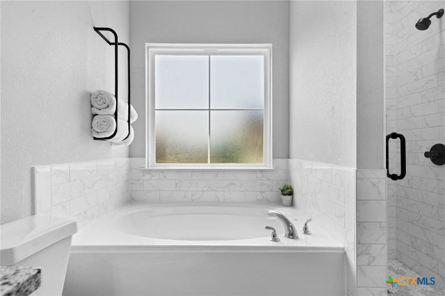 222 Boatright Boulevard, Jarrell, TX 76537