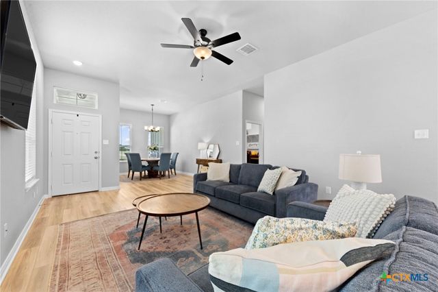 222 Boatright Boulevard, Jarrell, TX 76537