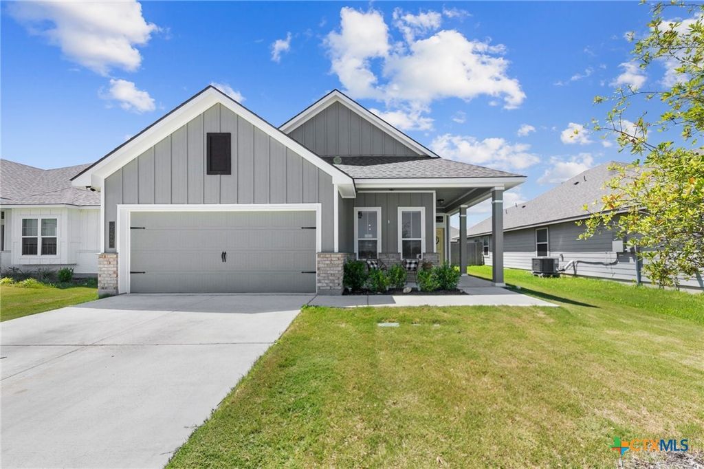 222 Boatright Boulevard, Jarrell, TX 76537