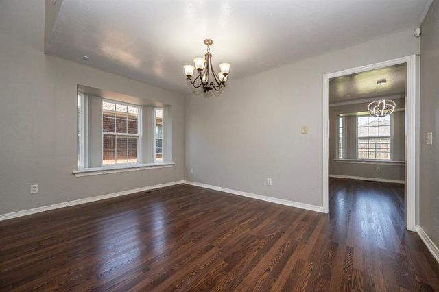 11613 SW 11th Street, Yukon, OK 73099