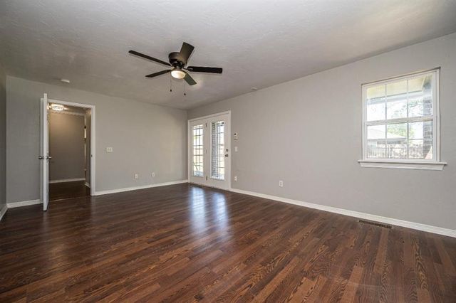 11613 SW 11th Street, Yukon, OK 73099