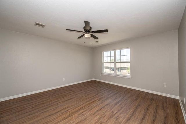 11613 SW 11th Street, Yukon, OK 73099