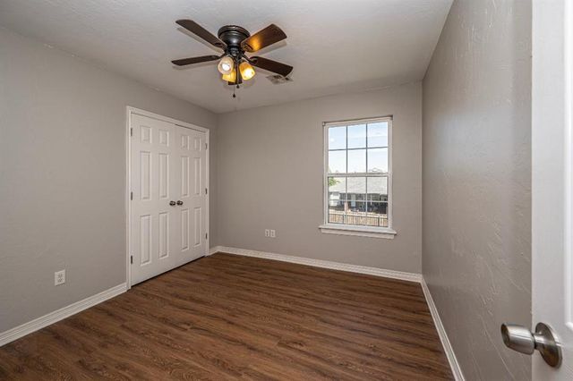 11613 SW 11th Street, Yukon, OK 73099