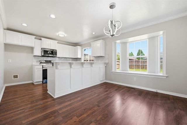 11613 SW 11th Street, Yukon, OK 73099