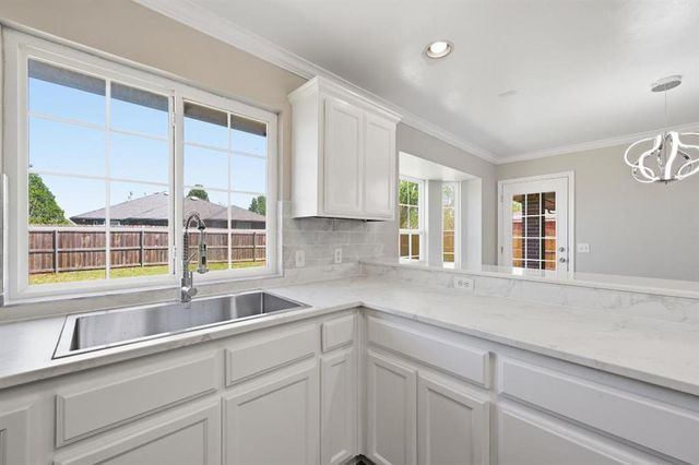 11613 SW 11th Street, Yukon, OK 73099