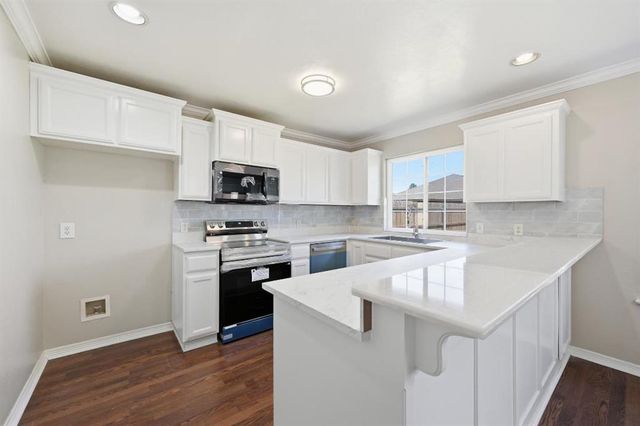 11613 SW 11th Street, Yukon, OK 73099