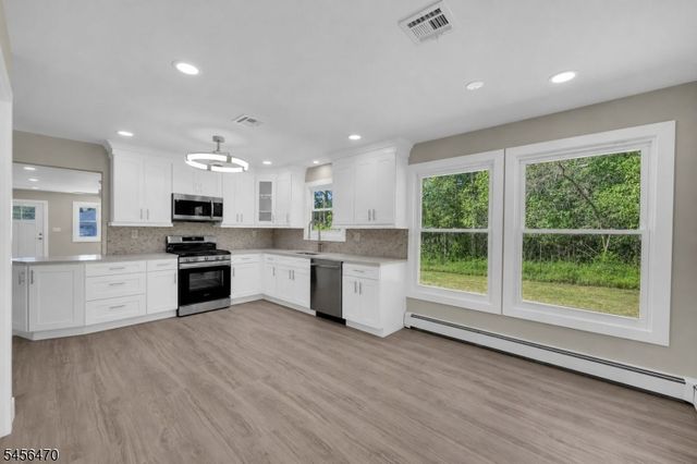 47 Doral Dr, Toms River Township, NJ 08757