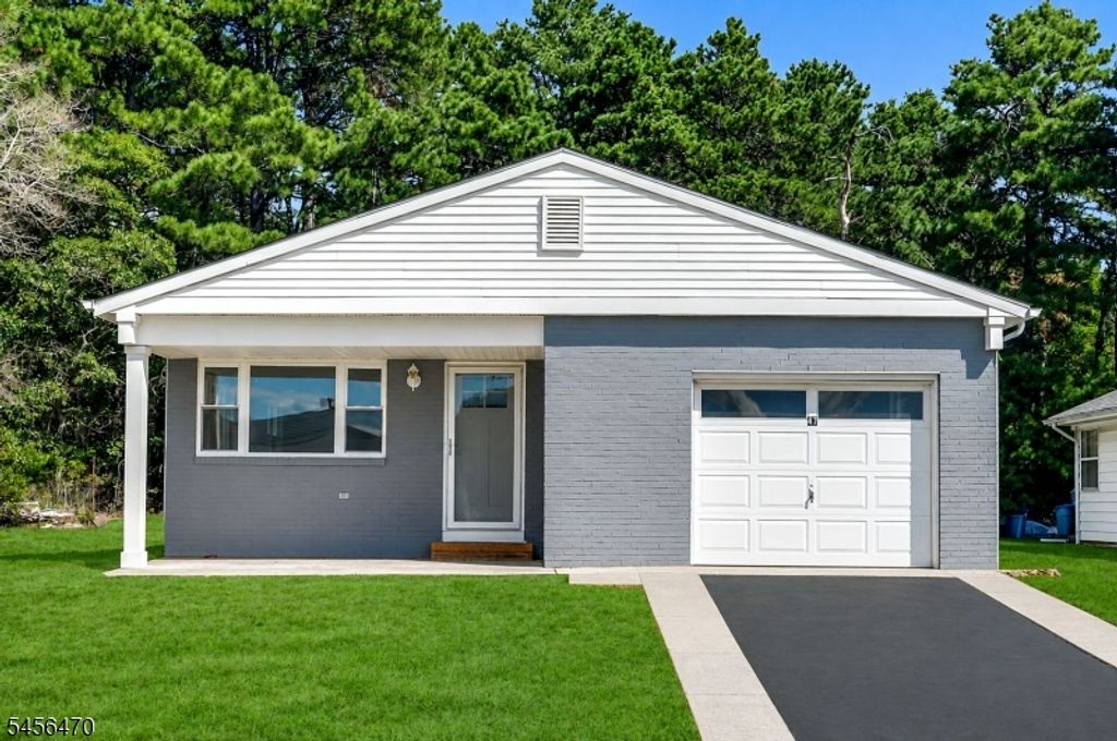 47 Doral Dr, Toms River Township, NJ 08757