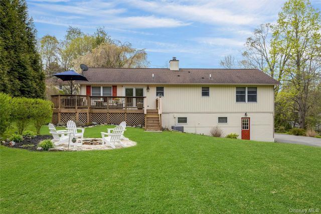 340 Osceola Road, Jefferson Valley, NY 10535