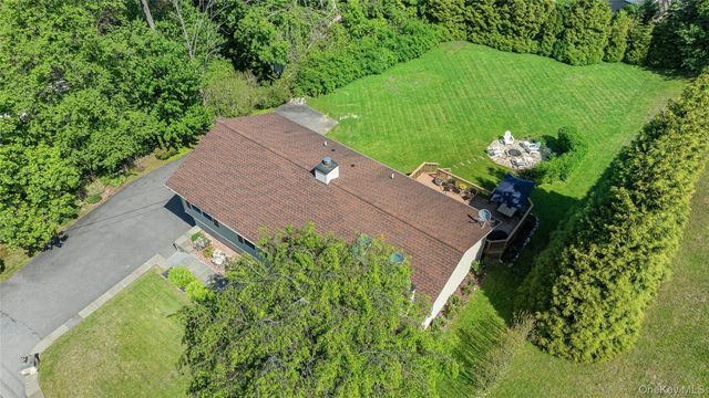 340 Osceola Road, Jefferson Valley, NY 10535