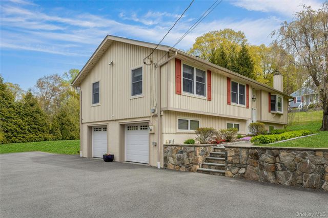 340 Osceola Road, Jefferson Valley, NY 10535