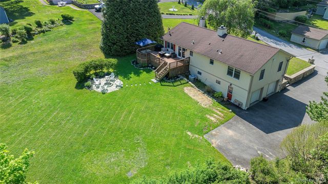 340 Osceola Road, Jefferson Valley, NY 10535
