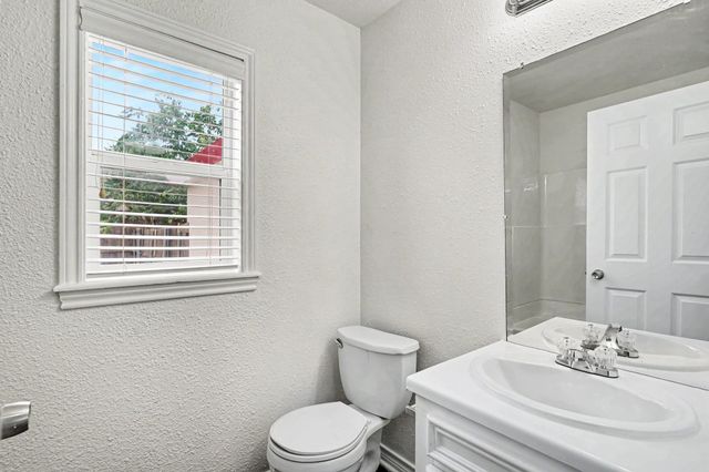 416 S Madison Place, Ponder, TX 76259