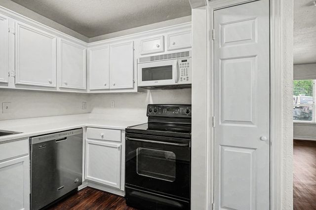416 S Madison Place, Ponder, TX 76259