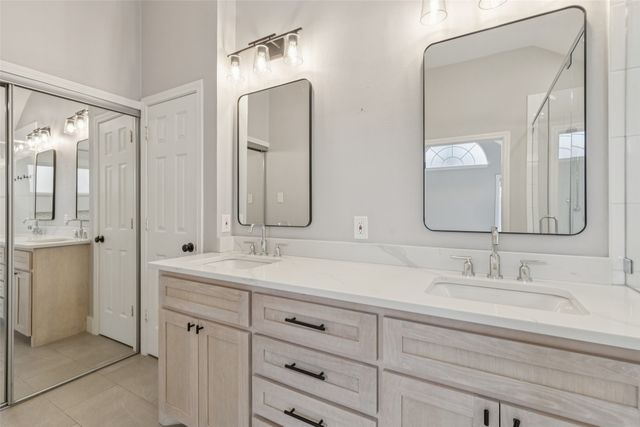 7600 Chestnut Drive, North Richland Hills, TX 76182