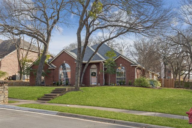 7600 Chestnut Drive, North Richland Hills, TX 76182