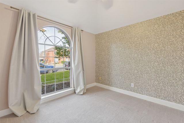 7600 Chestnut Drive, North Richland Hills, TX 76182