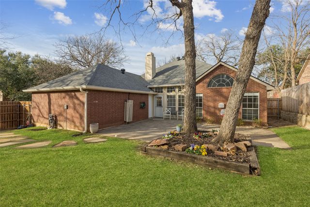 7600 Chestnut Drive, North Richland Hills, TX 76182