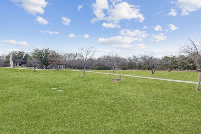 7600 Chestnut Drive, North Richland Hills, TX 76182