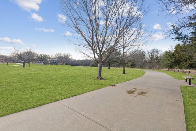 7600 Chestnut Drive, North Richland Hills, TX 76182