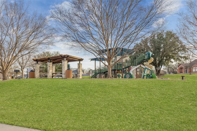 7600 Chestnut Drive, North Richland Hills, TX 76182