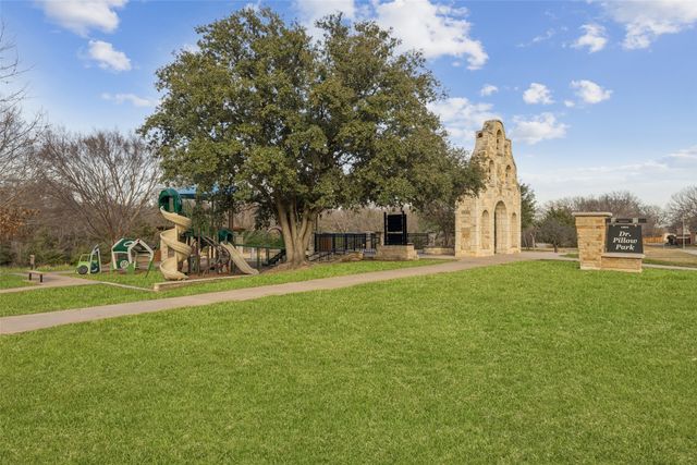 7600 Chestnut Drive, North Richland Hills, TX 76182