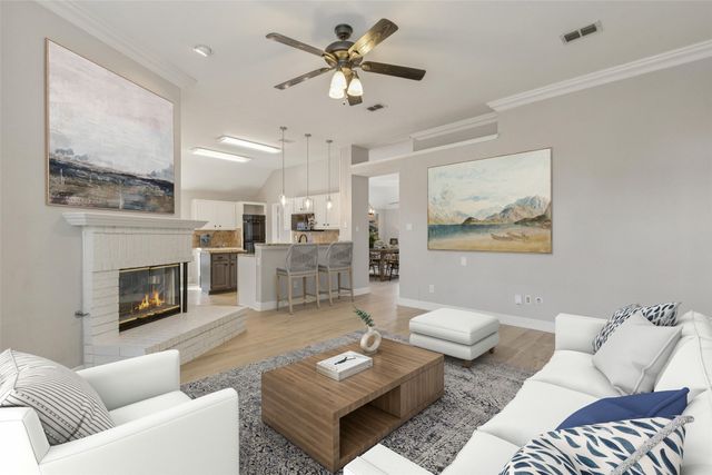 7600 Chestnut Drive, North Richland Hills, TX 76182