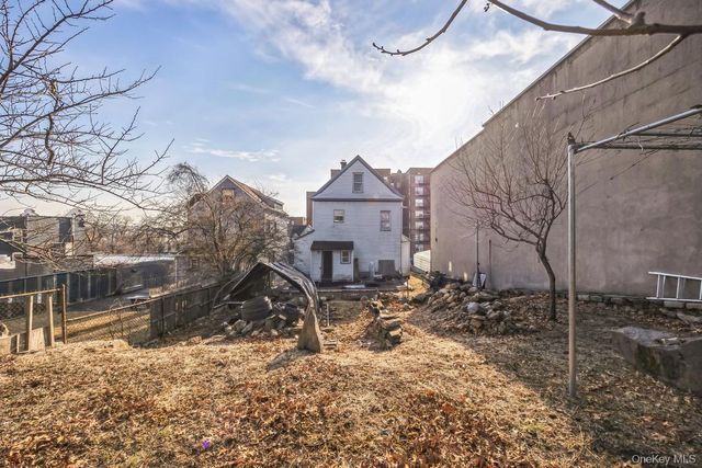 1052 McLean Avenue, Yonkers, NY 10704