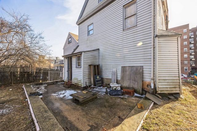 1052 McLean Avenue, Yonkers, NY 10704