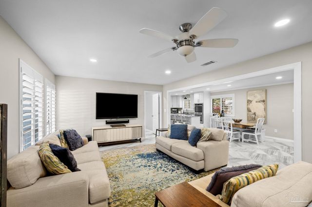 3 Bow String Cir, Pensacola, FL 32507