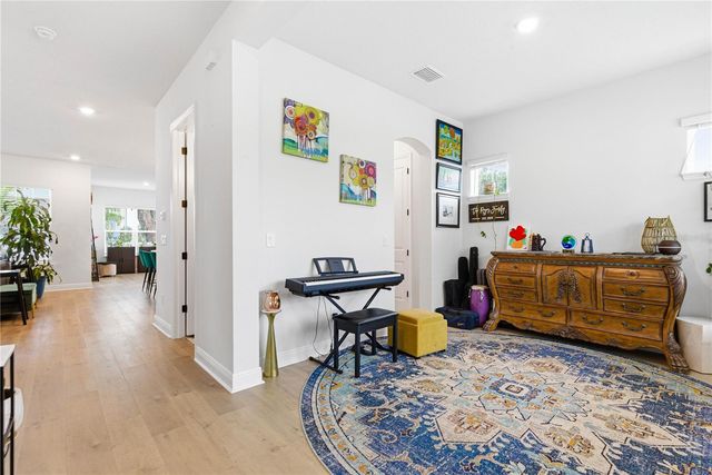 1936 W NASSAU STREET, Tampa, FL 33607