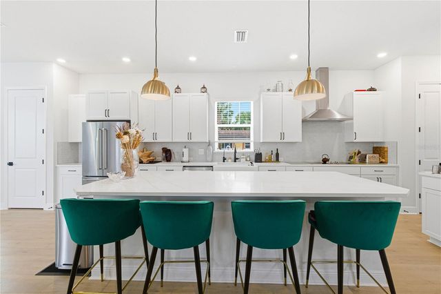 1936 W NASSAU STREET, Tampa, FL 33607