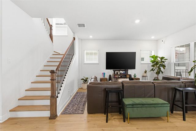 1936 W NASSAU STREET, Tampa, FL 33607