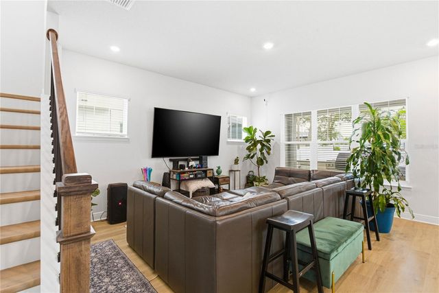 1936 W NASSAU STREET, Tampa, FL 33607