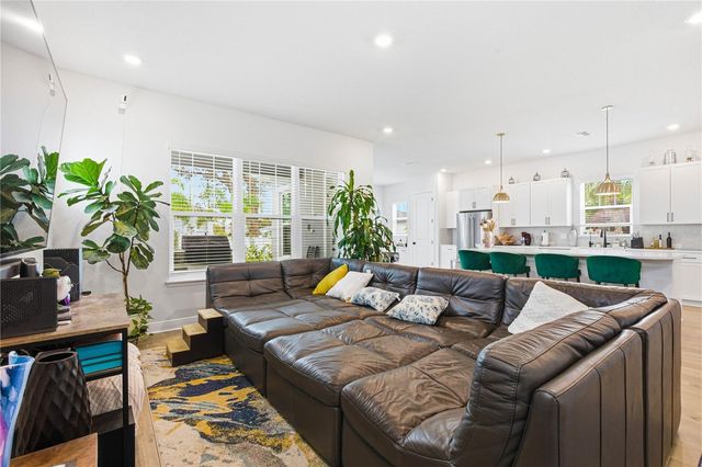 1936 W NASSAU STREET, Tampa, FL 33607