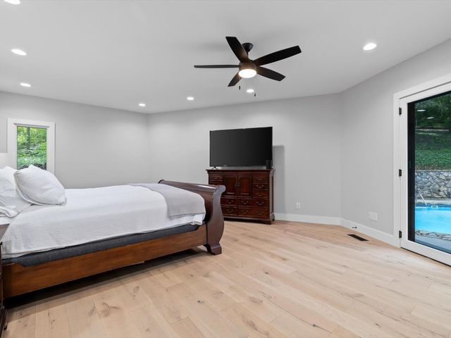1108 W River Hills Drive, Chattanooga, TN 37415