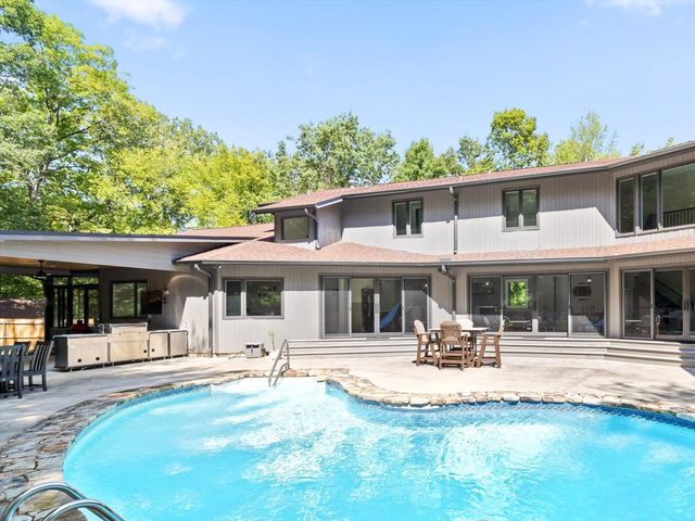 1108 W River Hills Drive, Chattanooga, TN 37415