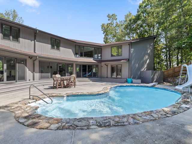 1108 W River Hills Drive, Chattanooga, TN 37415
