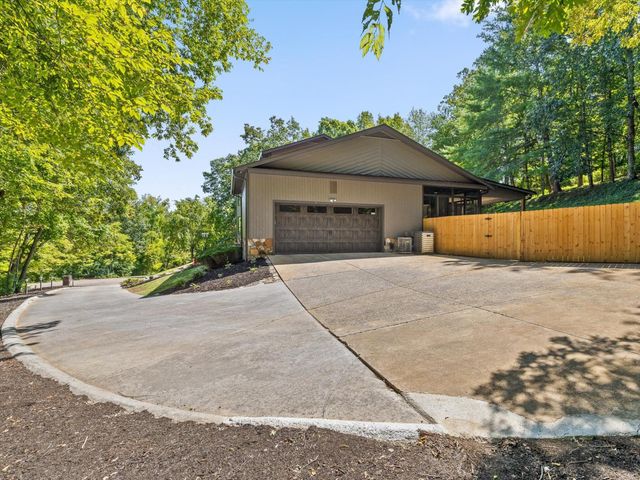 1108 W River Hills Drive, Chattanooga, TN 37415