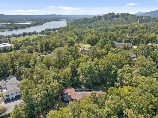 1108 W River Hills Drive, Chattanooga, TN 37415