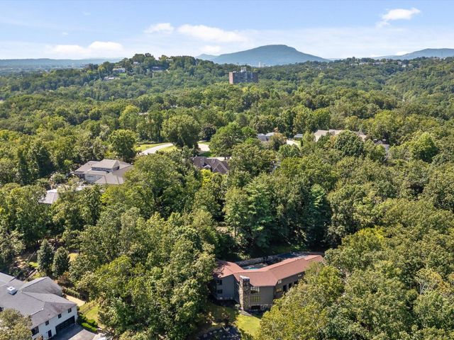 1108 W River Hills Drive, Chattanooga, TN 37415