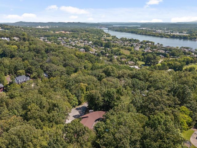 1108 W River Hills Drive, Chattanooga, TN 37415
