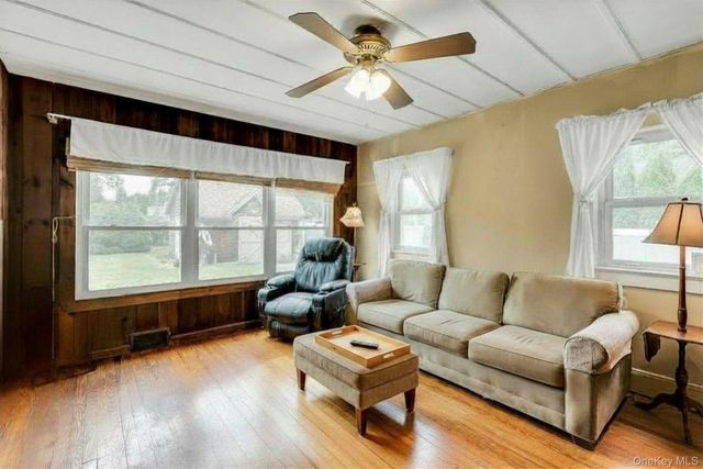 3 New Street, Great River, NY 11739