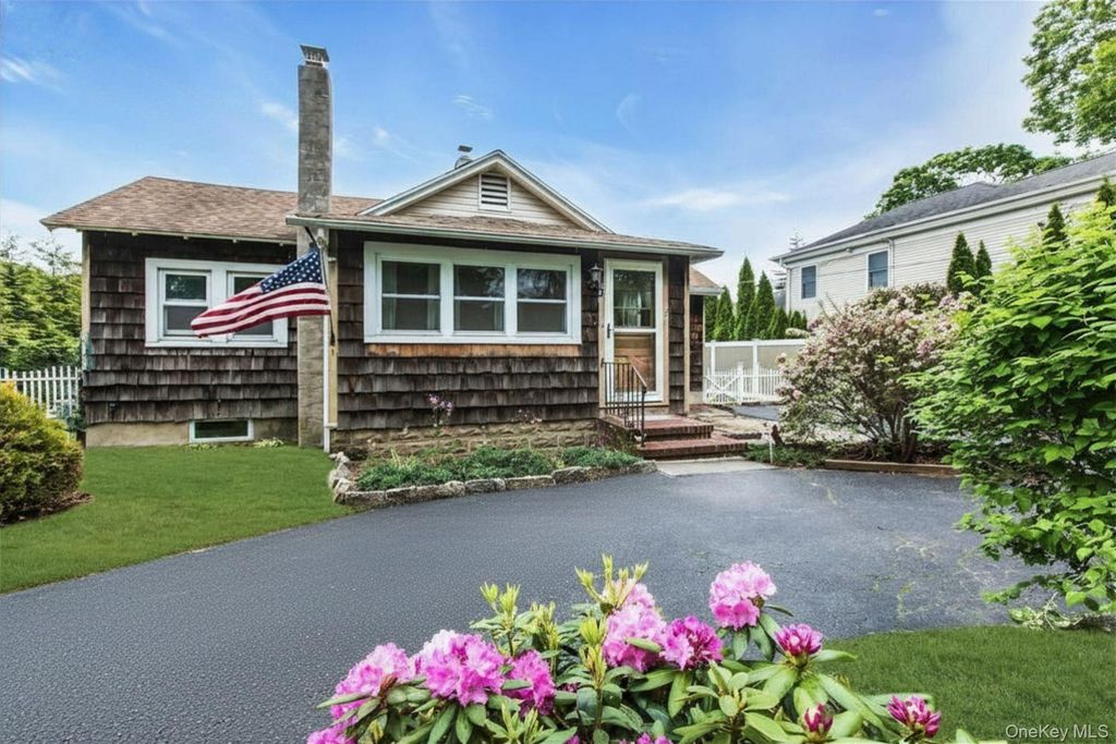 3 New Street, Great River, NY 11739
