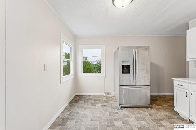 4052 Valley Circle, Omaha, NE 68105